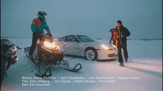 Раллийный Porsche против мотоцикла и снегохода