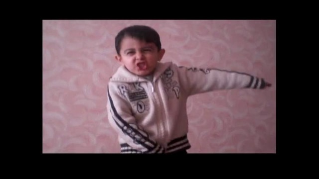 Четырехлетний мальчик танцует на «Thriller»