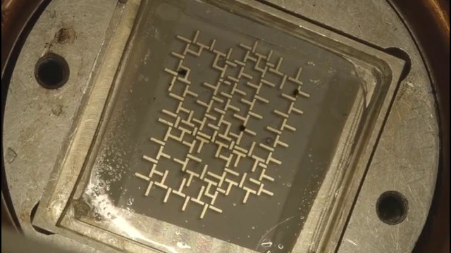Ученые создали компьютер на основе капель воды