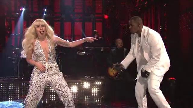 Lady Gaga – Do What U Want Ft. R Kelly (Live On SNL)