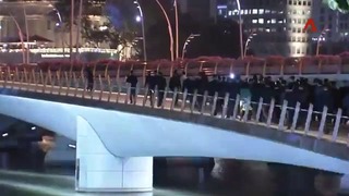 Ким Чен Ын гуляет по центру Сингапура