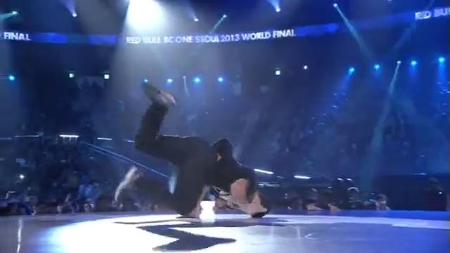 Mounir vs Hong 10 – FINAL BATTLE – Red Bull BC One World Final 2013 Seoul