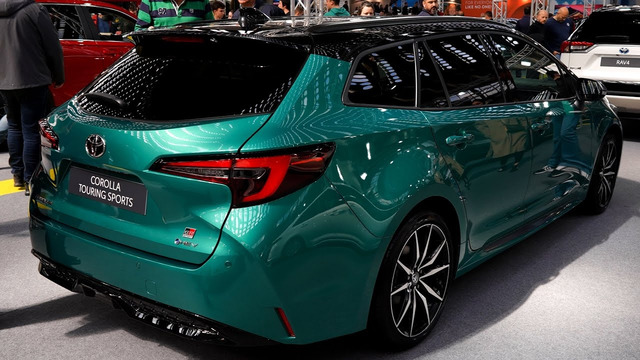 NEW 2024 Toyota Corolla Touring Sport GR – Exterior and Interior 4K
