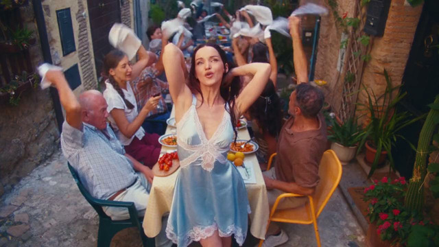 Dove Cameron – When In Rome (Official Video)