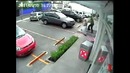 Перепутал педали машины