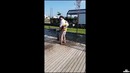 Как не стоит кормить рыбок