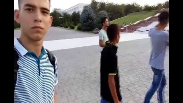 Check-UPranks – Селфи с прохожими