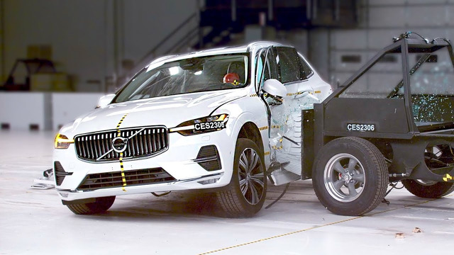 Volvo XC60 (2024) Crash Test