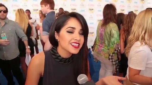 Becky G Interview at Teen Choice 2014 Red Carpet