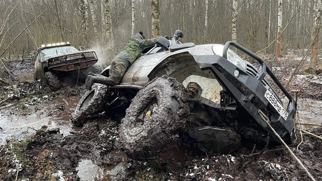 OffroadSPB. Стоило бы развернуться, но обратного пути нет! Запахло ночевкой в лесу)