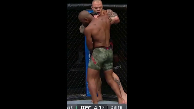 THIS Knee From Anthony Smith is SO CLEAN!! 🫣 #shorts