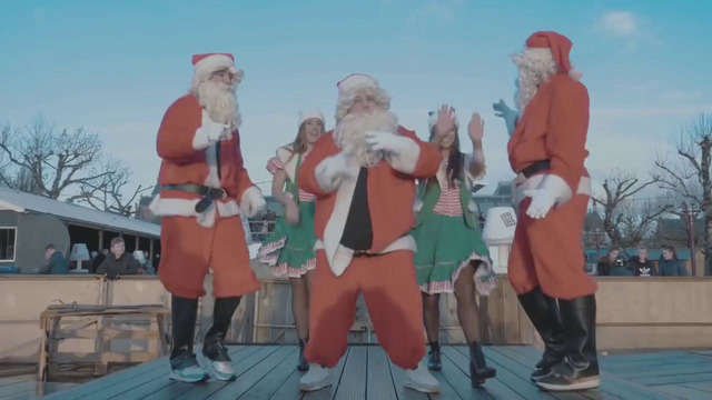 Mariah Carey – All I Want For Christmas Is You