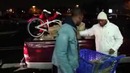 Meek Mill дарит детям подарки на рождество