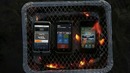 IPhone 4 и еще два смартфона на гриле