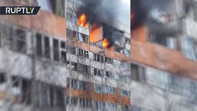 Видео с места взрыва в жилом доме в Санкт-Петербурге