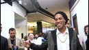 Ronaldinho Takes In NBA All Star Weekend 2017