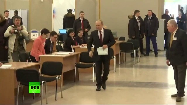 Владимир Путин принял участие в голосовании