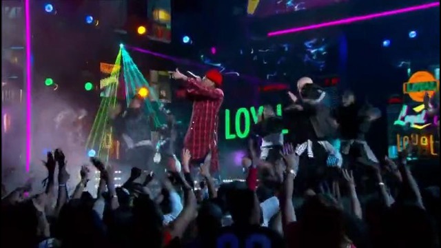 Chris Brown – Loyal – live at BET Awards 2014