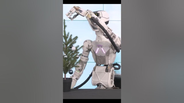 Робот украшает елку | Новые технологии | Pro роботов #shorts