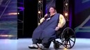 Парень 245 кг взорвал зал своим голосом