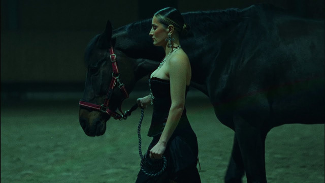 Minelli – Peligrosa | Official Music Video