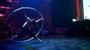 Потрясающее шоу с обручем