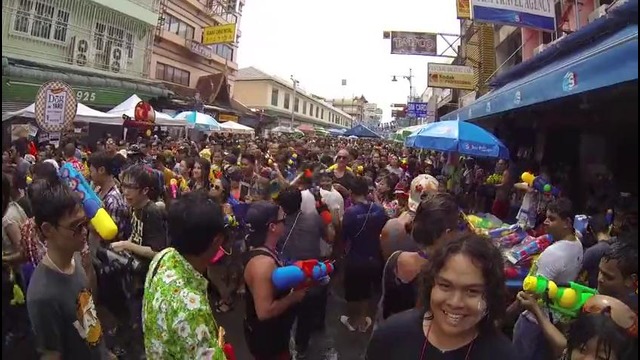 Сонгкран в Бангкоке или Ice Bucket Challenge по-тайски