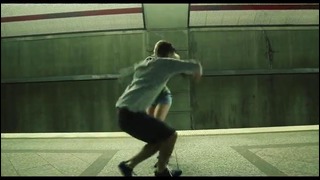 Восхитительный танец на платформе в метро
