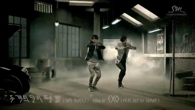 EXO (Kai & Lay) dance two moons