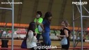 Парень сделал девушек)