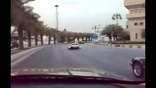 Crazy Arabs drift Porsche Carrera GT