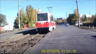 В Омске трамвай разваливается на ходу