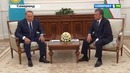Нурсултан Назарбаев возложил цветы к могиле Ислама Каримова