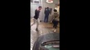Танец возле банкомата