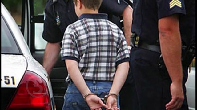 10 нелепых арестов детей