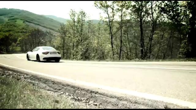 Maserati GranTurismo MC Stradale в итальянских горах