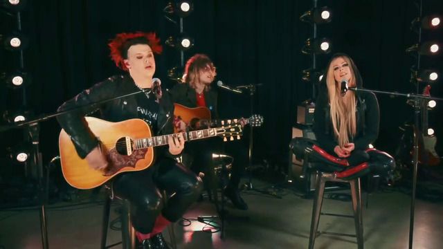 Avril Lavigne – I’m With You feat. YungBlud (Live The YungBlud Show 2021!)
