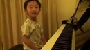 Виртуозная игра на фортепьяно 4-летнего мальчика