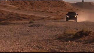Ford взлетел над песчаными холмами