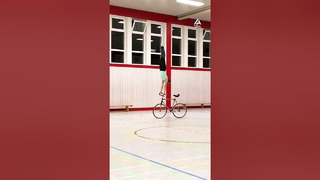 Incredible handstand bike trick! #bikelife