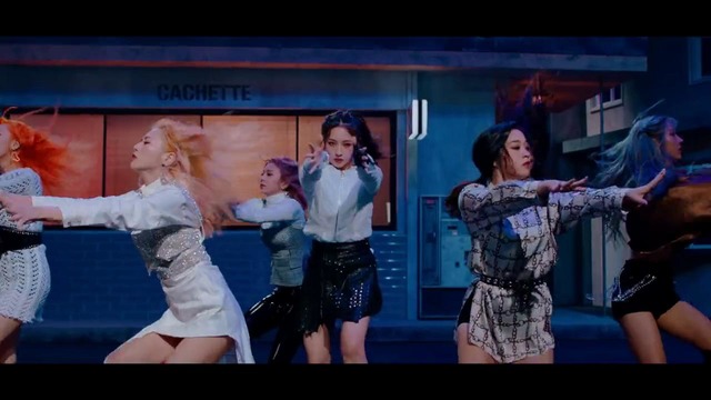 Dreamcatcher – ‘What’ MV