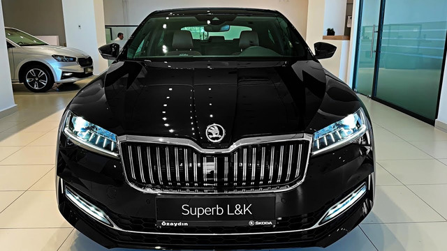 2023 Skoda Superb L&K – детали интерьера и экстерьера (Семейный седан премиум-класса)