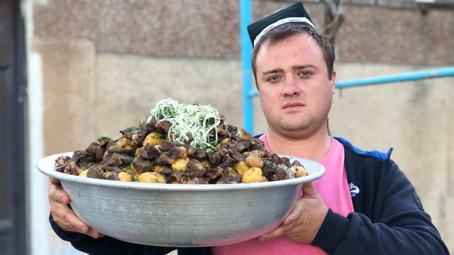 Узбекский огромный таз еды на 5 человек! Казан кебап. Узбекистан