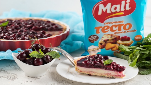 Qaynatma krem va olchali jele bilan pishirilgan tart