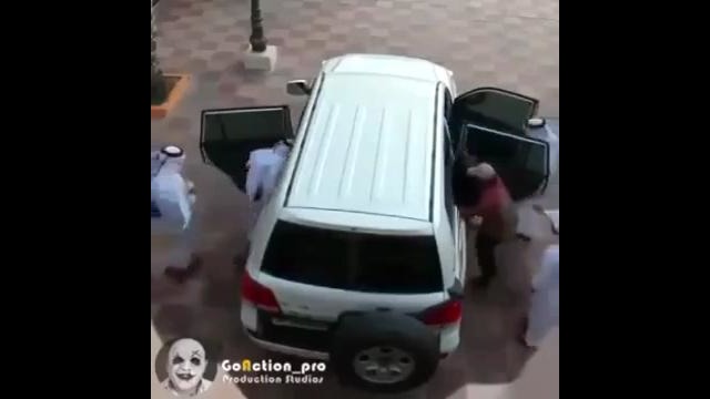 Mashinaga qancha odam utirdi