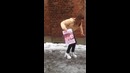 Ржачь)) Девушка на высоких каблуках и гололед