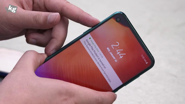 Unboxing the Galaxy A9 Pro