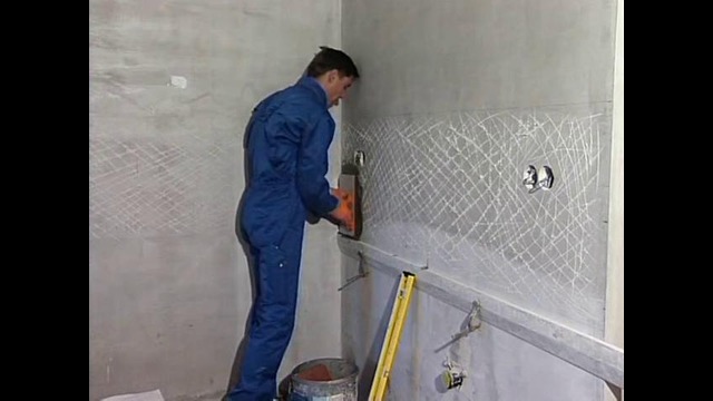 22. Укладка керамической плитки на стену
