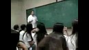 Учитель разбил телефон надоевшей ученицы