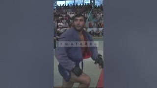 Азербайджанец выиграл у Хабиба / Нурмагомедов зол на судей #shorts